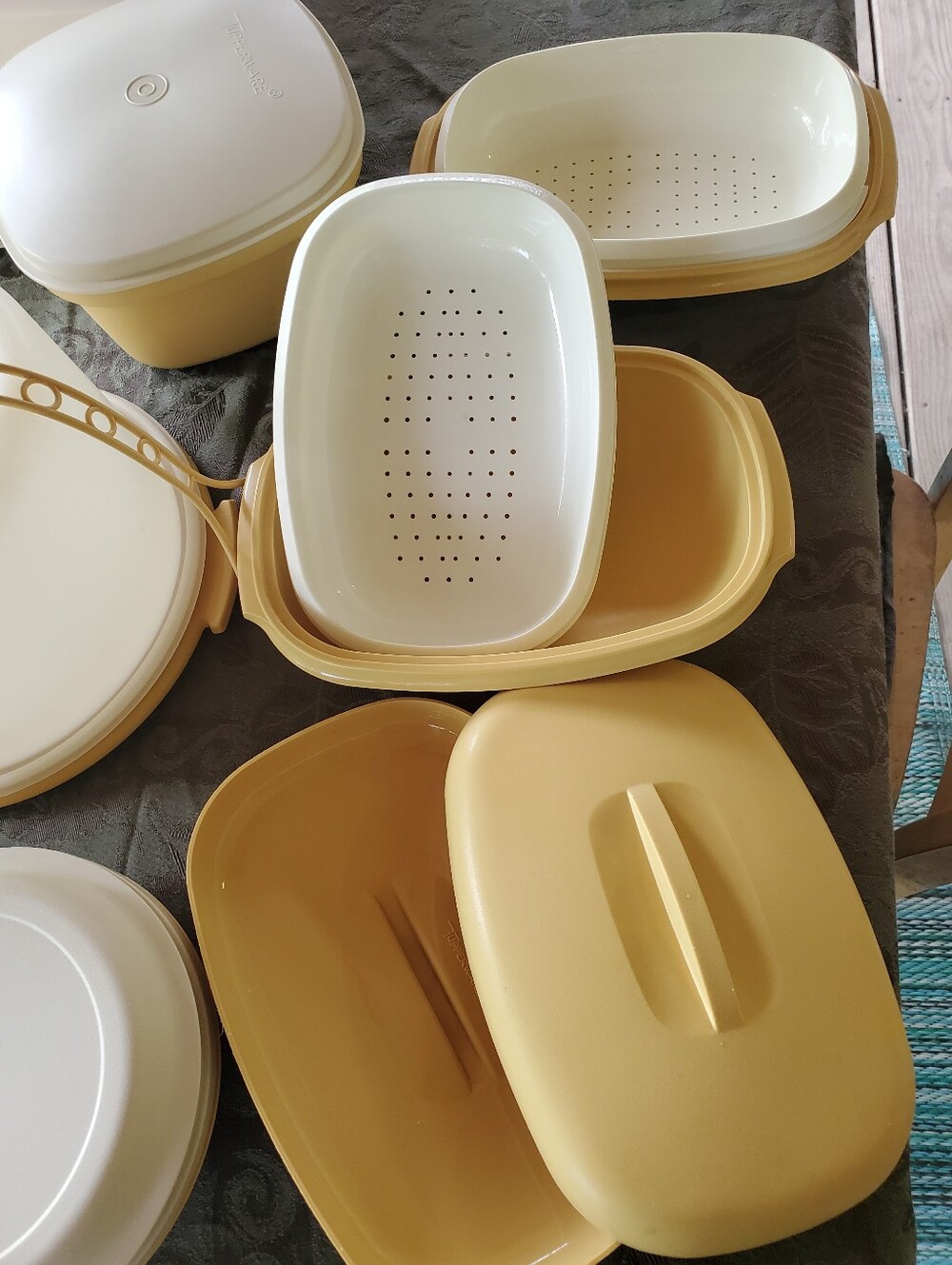 Tupperware - Picture 7 of 9